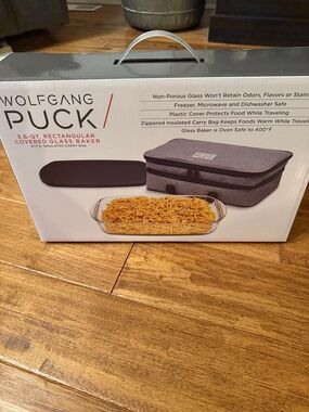 Wolfgang Puck Gray Insulated Rectangular Glass Baker with Carry Bag - Gray